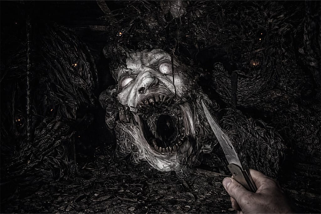 Resident evil borba protiv eveline u resident evil timeline, ethan sa nožem protiv mutirane eveline u završnoj fazi resident evil borba protiv eveline